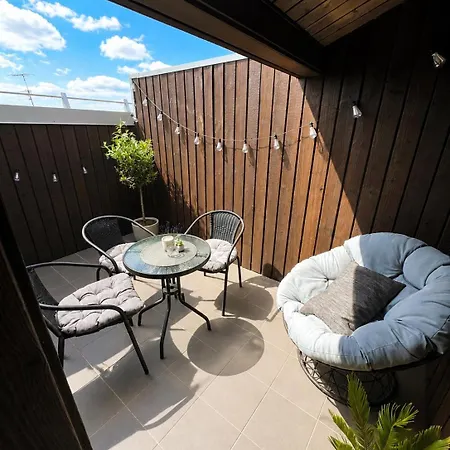 Superior In Centre With Terrace, Parking & Self Check-in Apartment
